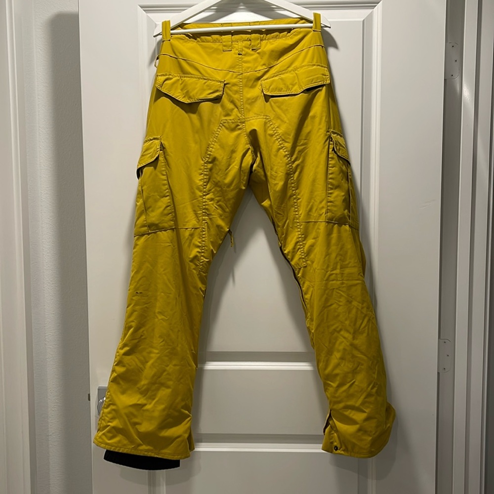 Snowboarding pants